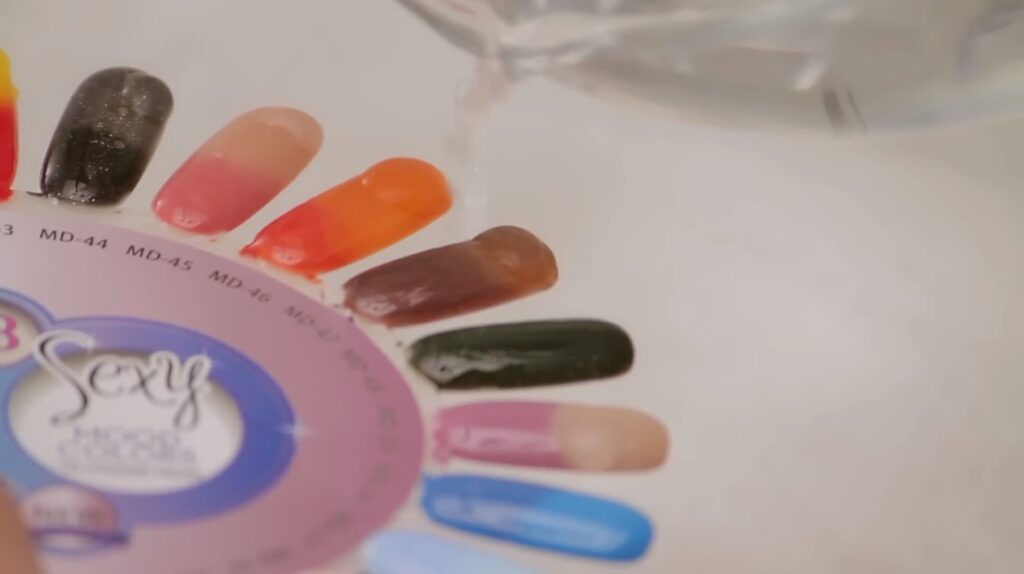 how Mood Changing Nail Polish works